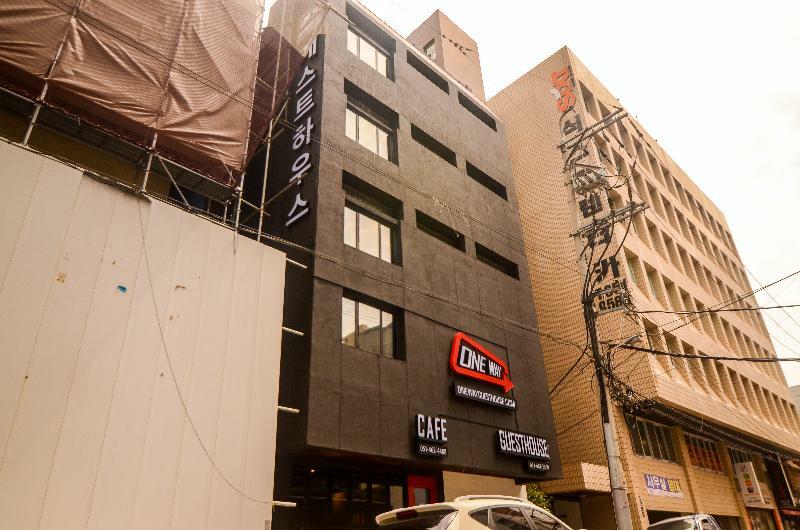 One Way Guesthouse بوسان المظهر الخارجي الصورة